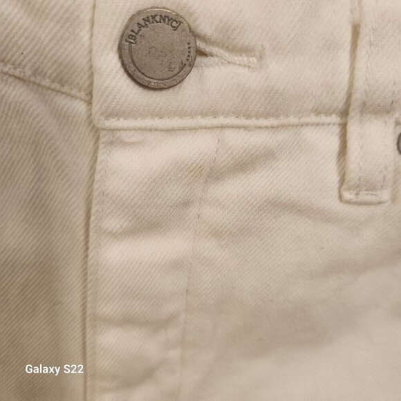 Blank NYC "Head in the Clouds" White Jean shorts. NWT. Size: Various - Picture 9 of 13